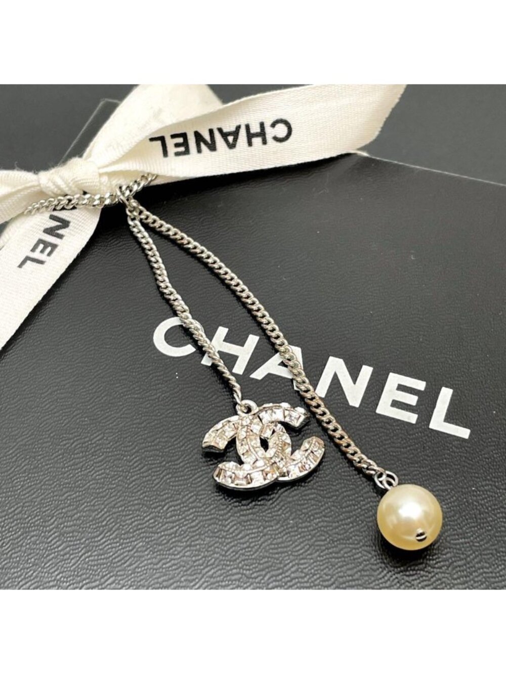 Chanel CC Logo Necklace 17A Pearl Rhinestone Icon